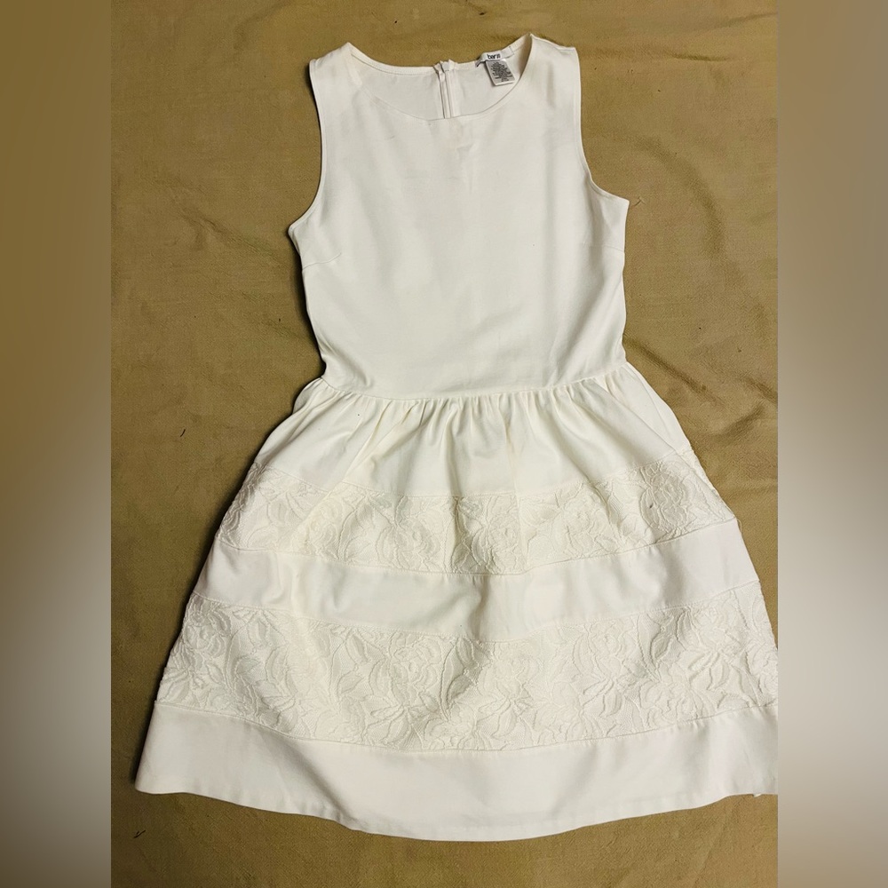 Bar111 girls dress / large/ Ivory/ lace accent